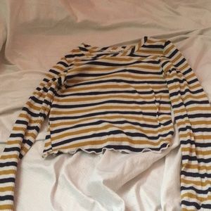 yellow, blue and white lettuce hem crop